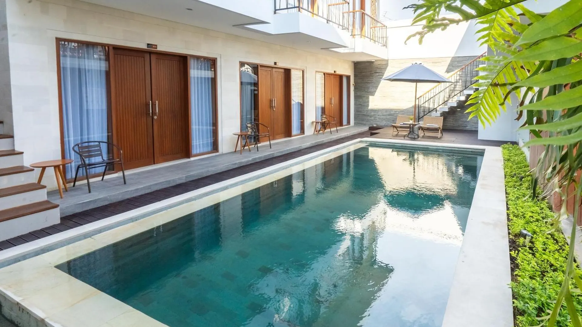 Mahesa Suites Seminyak Hotel